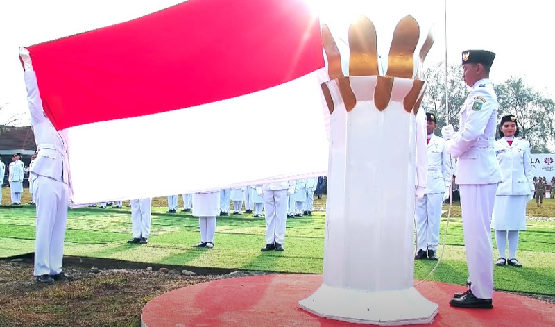 Upacara peringatan hari lahir Pancasila tahun 2024 di Dumai, Sabtu (1/6/2024). (YouTube/Sekretariat Presiden) Upacara peringatan hari lahir Pancasila tahun 2024 di Dumai, Sabtu (1/6/2024). (YouTube/Sekretariat Presiden)