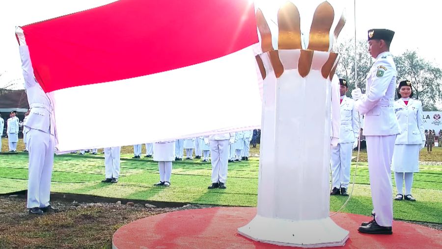 Upacara peringatan hari lahir Pancasila tahun 2024 di Dumai, Sabtu (1/6/2024). (YouTube/Sekretariat Presiden)