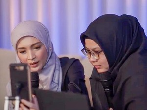 Kolaborasi Syahdu Ustazah Ayu dengan Donita dalam Lagu Maha Cinta