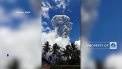 Gunung Ibu Kembali Erupsi, Muntahkan Abu Vulkanik Hingga 7 Km