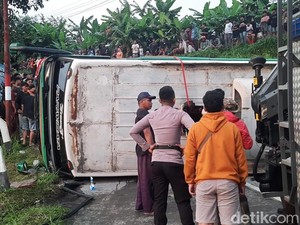 Bus Terguling di Ngargoyoso Rombongan dari Sleman Hendak Wisata ke Jumog