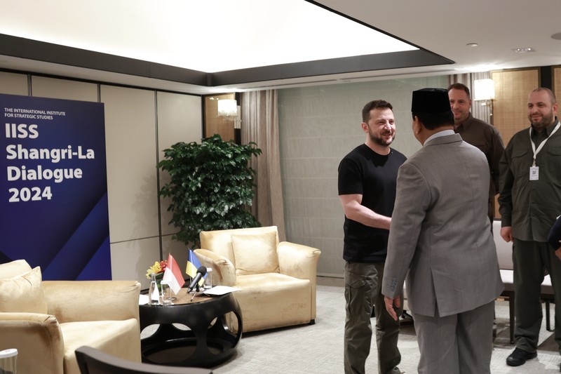 Menteri Pertahanan, Prabowo Subianto bertemu dengan Presiden Ukraina, Volodymyr Zelenskyy, di Singapura, Sabtu (1/6). (Dok Kementerian Pertahanan) Menteri Pertahanan, Prabowo Subianto bertemu dengan Presiden Ukraina, Volodymyr Zelenskyy, di Singapura, Sabtu (1/6). (Dok Kementerian Pertahanan)