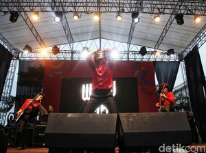 Manajer Belum Bisa Bicara Banyak soal Kondisi Tria The Changcuters Usai Pingsan