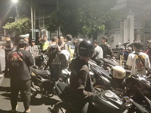 Pemuda Surabaya yang Hendak Balap Liar Kocar-kacir Dengar Sirine Polisi