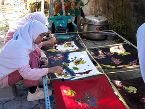 Jatuh Bangun Guru TK Bojonegoro Hidupkan Kelompok Batik Sambiloto