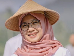 Jawaban Ipuk Saat Ditanya Pilih PDIP atau Golkar: Waktunya Bunga Desa