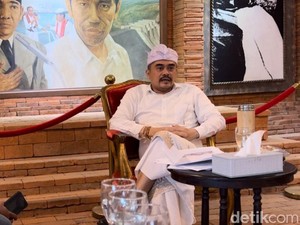 AWK Jelaskan Maksud Kunjungannya ke SDN 3 Peguyangan