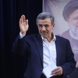 Ahmadinejad Putuskan Maju Lagi di Pilpres Iran
