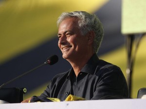 Jose Mourinho Latih Fenerbahce, Langsung Incar Striker Chelsea?