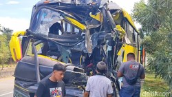 Tabrakan Bus Rombongan Peziarah di Tol Pandaan-Malang, Kernet Tewas