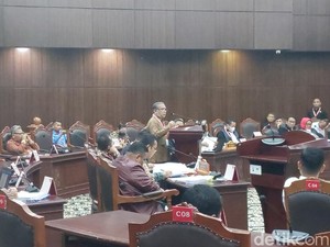 Eks Hakim MK Nilai Pileg DPD Sumbar Batal gegara Irman Gusman Tak Masuk DCT
