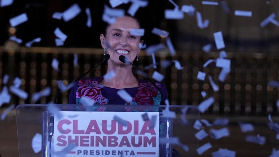 Claudia Sheinbaum, presidential candidate of the ruling MORENA party, casts her vote at a polling station during the general election, in Mexico City, Mexico June 2, 2024. REUTERS/Raquel Cunha     TPX IMAGES OF THE DAY