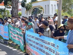 Ratusan Petani Datangi Kejati Babel Imbas 2 Pabrik Sawit Setop Beroperasi