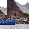 Video: Satu Hari Berwisata di Samosir