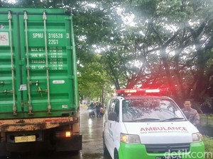 Sopir Kontainer di Bone Tewas Tersengat Listrik Saat Angkat Kabel Menjuntai