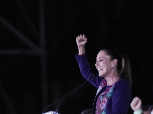 Waduh! Ponsel dan Email Presiden Meksiko Diretas