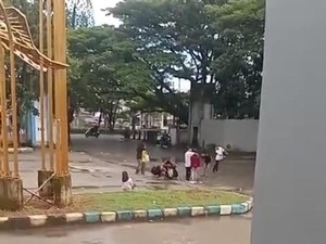 Viral 2 Bocah Ciuman Depan Teman di MPP Maros, Pemkab Telusuri