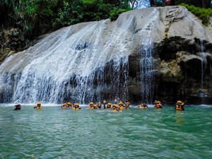 Sensasi Petualangan di Pangandaran: Cobain Body Rafting Curug Ciparakan