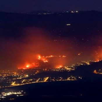 Penampakan Israel Kebakaran Hebat Dibombardir Hizbullah