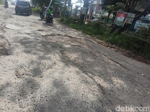 Jalan Tegal Binangun Banyuasin Rusak Parah, Mobil Sering Masuk Rawa