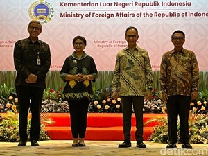 Cegah PMI-Diaspora dari Penipuan hingga Pinjol, Kemlu Gaet OJK dan PT Pos