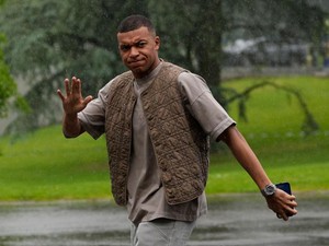 Kylian Mbappe Resmi Gabung Real Madrid