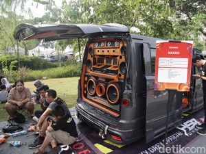 Modifikasi Elegan Daihatsu Luxio: Depan Ala Voxy, di Dalam Full Hiburan