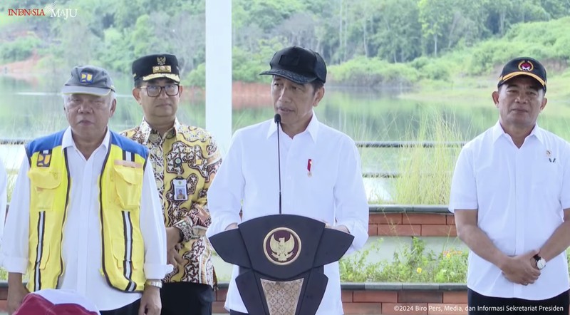 Kementerian PUPR tengah menyelesaikan pembangunan Bendungan Sepaku Semoi dan Intake Sungai Sepaku di Kabupaten Penajam Paser Utara, Kalimantan Timur. (AFP via Getty Images/ADEK BERRY)
