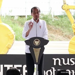 Jokowi Resmikan Pembangunan Astra Biz Center-IKN
