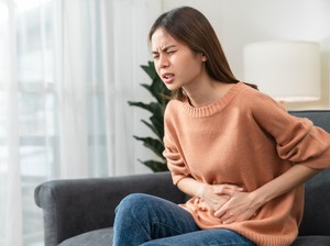 Apakah Kram Perut Berbahaya? Kenali Penyebab dan Cara Mudah Mengatasinya