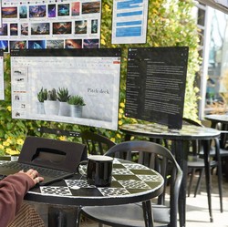 Laptop Tanpa Layar Pertama di Dunia Meluncur, Begini Cara Pakainya