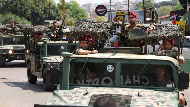 Lebanese army soldiers patrol the area near the U.S. embassy in Awkar, Lebanon June 5, 2024. REUTERS/Mohamed Azakir