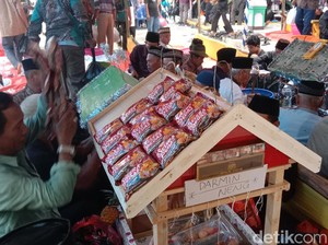 Mengenal Panjang, Sesaji Berbentuk Rumah yang Berisi Aneka Makanan