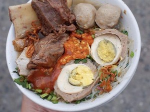 5 Tempat Ngebakso di Pasar Baru, Bakso Rusuk hingga Bakso Gepeng