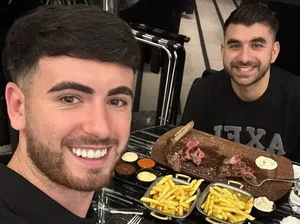 Demi Makan Steak Salt Bae Murah, Pria Ini Rela Terbang dari London ke Turki