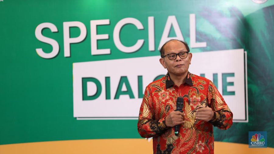 Direktur Eksekutif palm Oil Agribusiness Strategic Policy Institute (PASPI), Tungkot Sipayung saat memberikan pemaparan Special Dialogue APKASINDO di Menara Tendean, Jakarta Selatan, Kamis (6/6/2024). (CNBC Indonesia/Tri Susilo)