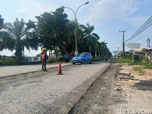 Jalan Opi Raya Jakabaring Mulai Diperbaiki, Ditarget Kelar 3 Pekan