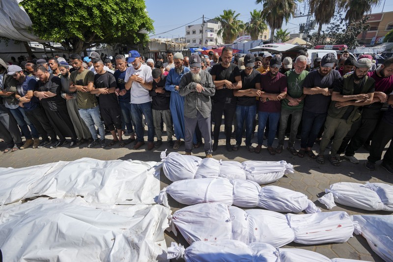 Suasana ruangan yang hancur akibat serangan Israel di sebuah sekolah PBB di Nuseirat, di Jalur Gaza tengah (6/6). (AP Photo/Jehad Alshrafi) Suasana ruangan yang hancur akibat serangan Israel di sebuah sekolah PBB di Nuseirat, di Jalur Gaza tengah (6/6). (AP Photo/Jehad Alshrafi)