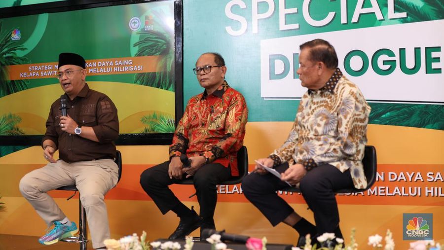 Ketua Umum DPP APKASINDO, Gulat Manurung saat memberikan pemaparan dalam Special Dialogue APKASINDO di Menara Tendean, Jakarta Selatan, Kamis (6/6/2024). (վ/Tri Susilo)