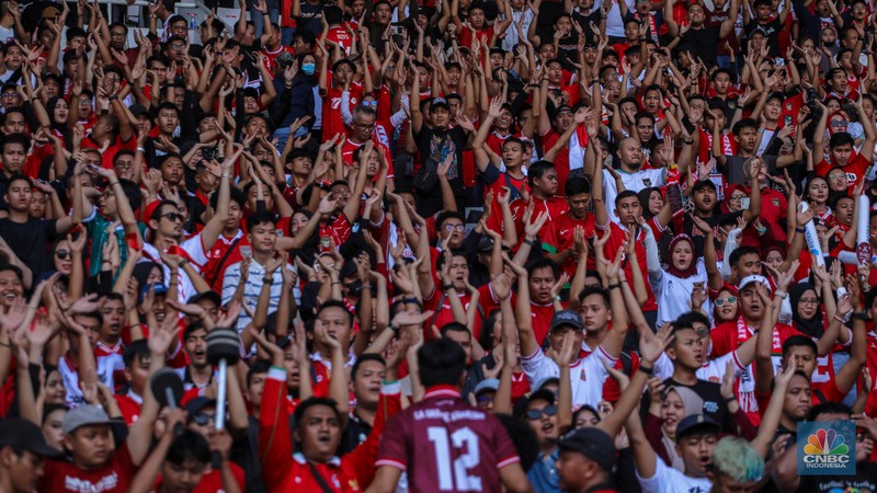 Laga Timnas Indonesia melawan Irak dalam lanjutan babak kualifikasi Piala Dunia 2026 di Stadion Utama Gelora Bung Karno (SUGBK), Senayan, Jakarta, Kamis (6/6/2024). (CNBC Indonesia/Faisal Rahman) Laga Timnas Indonesia melawan Irak dalam lanjutan babak kualifikasi Piala Dunia 2026 di Stadion Utama Gelora Bung Karno (SUGBK), Senayan, Jakarta, Kamis (6/6/2024). (CNBC Indonesia/Faisal Rahman)