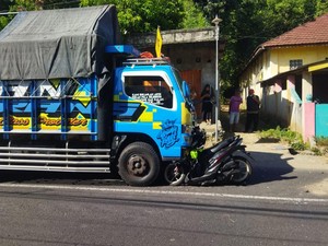 Motor Vs Truk Adu Banteng di Jalan Imogiri-Panggang Bantul