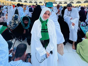 Jalan Putri Isnari Diajak Naik Haji Sebelum Nikah dengan Anak Bos Batu Bara