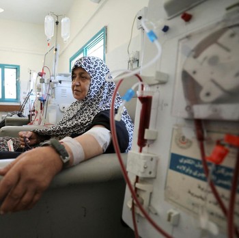 Dibombardir Israel, RS di Gaza Kewalahan Rawat Pasien Cuci Darah