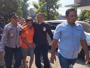 Warga Riuh Saat Didik Pembunuh Bocah Bekasi Dihadirkan di Prarekonstruksi