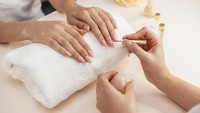 Review Lampu UV Nail 48W: Worth It Buat Gel Nail di Rumah?