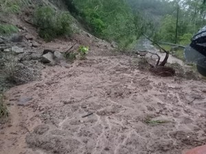 Longsor Terjang 22 Titik di Kota Ambon, 26 KK Terdampak