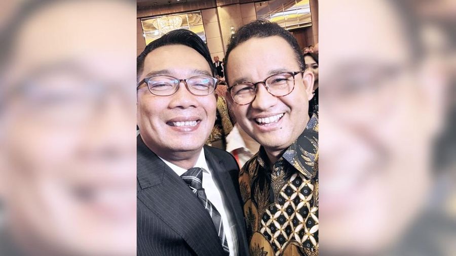 Mantan Gubernur Jawa Barat Ridwan Kamil mengunggah foto selfie bersama mantan Gubernur DKI Jakarta Anies Baswedan. (Instagram@ridwankamil)
