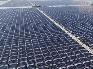 China Bangun Tembok Besar PLTS 400 Km, Bisa Listriki Seisi Beijing