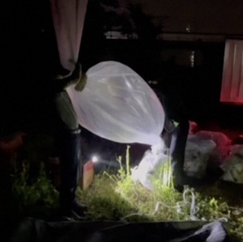 Dikirimi Balon Tinja, Potret Korsel Kirim Uang & Drakor ke Kim Jong Un