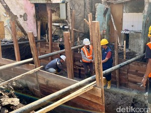 Dugaan Penyebab Pipa PDAM Pecah di Bandung